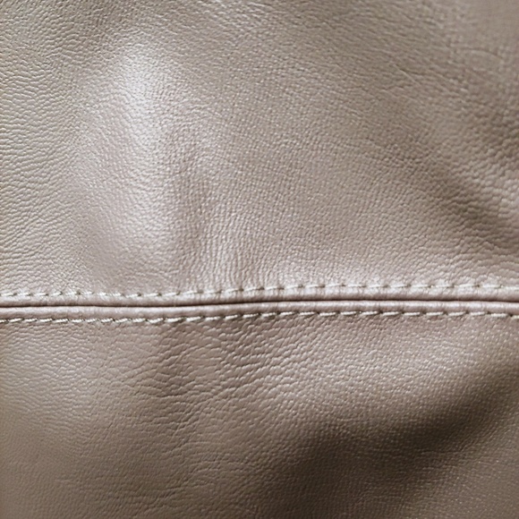 Woman's blouse - Picture 4 of 4